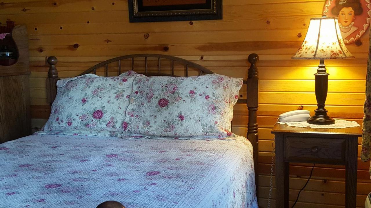 Amish Blessings Cabins Міллерсбург Екстер'єр фото